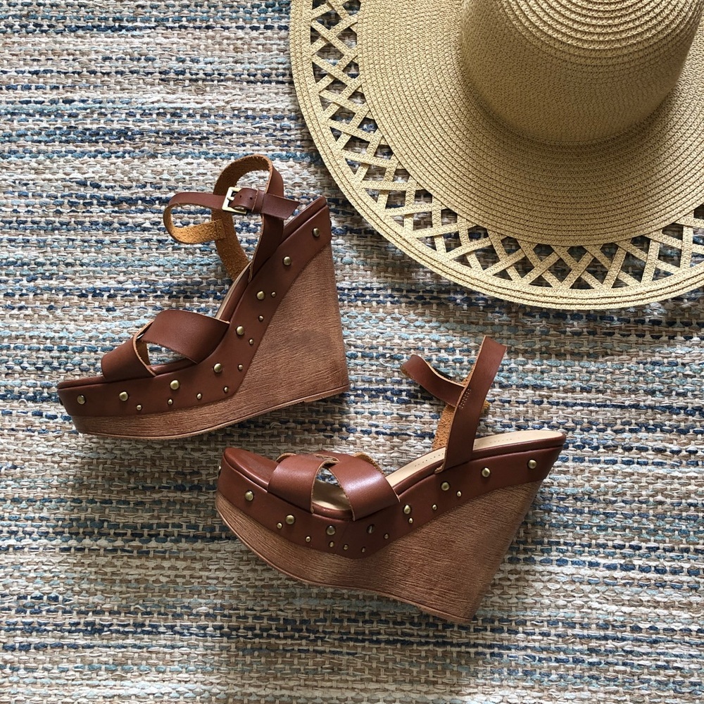 NWT Chinese Laundry 4” Wedge